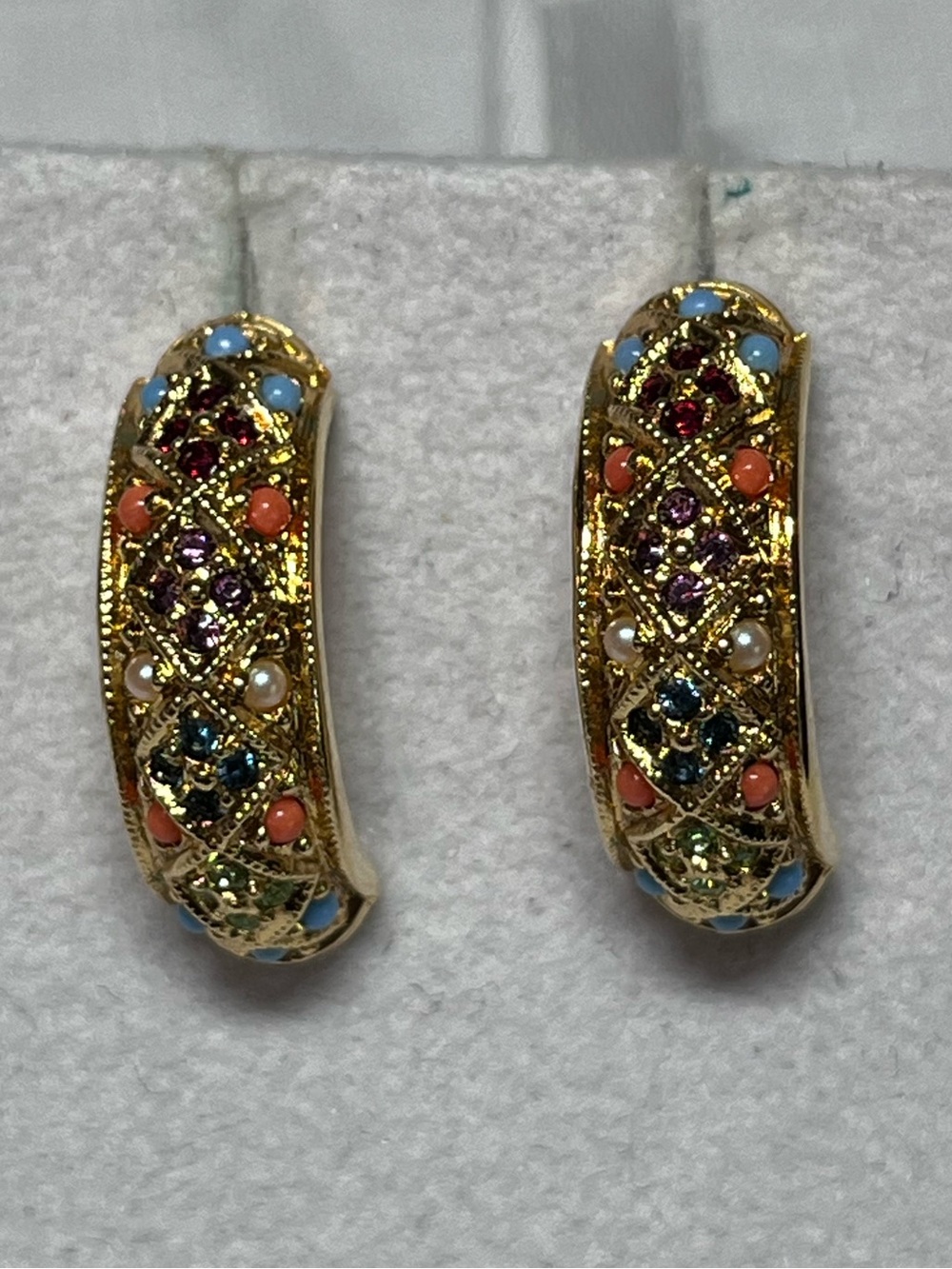 Vintage Gold-Tone Multicolor Crystal Hoop Earrings
Unique!